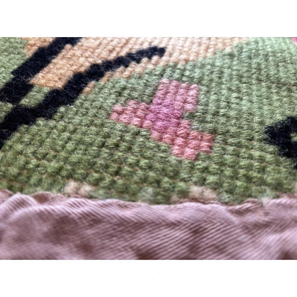 Handmade Tufted Frog Flower round rug vintage